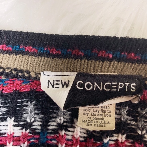 Vintage Floral Rose Aztec Printed Sweatshirt - Picture 5 of 6